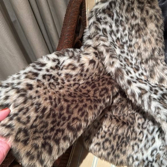 PECK & PECK GLAM PLUSH FAUX FUR CROPPED JACKET SIZE MEDIUM - Picture 7 of 12